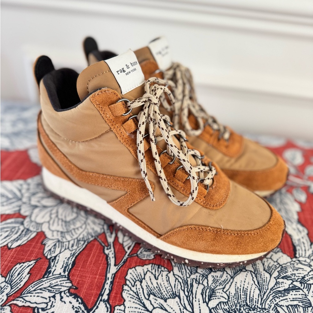 All Sneakers
rag & bone

Retro Hiker Suede-Trim Sneakers
